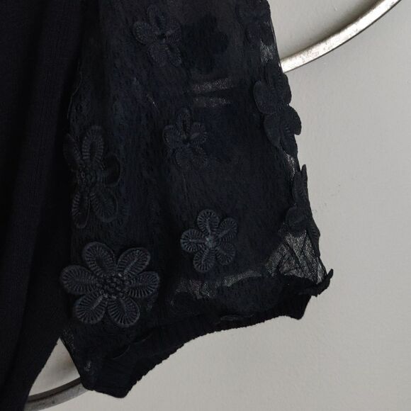 NWOT French Connection floral puff sleeve top - Picture 5 of 8